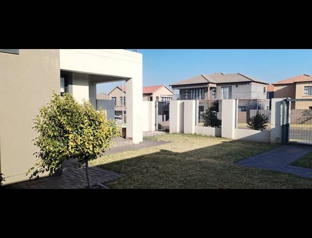 4 BEDROOM PROPERTY TO RENT IN WILDTUIN PARK